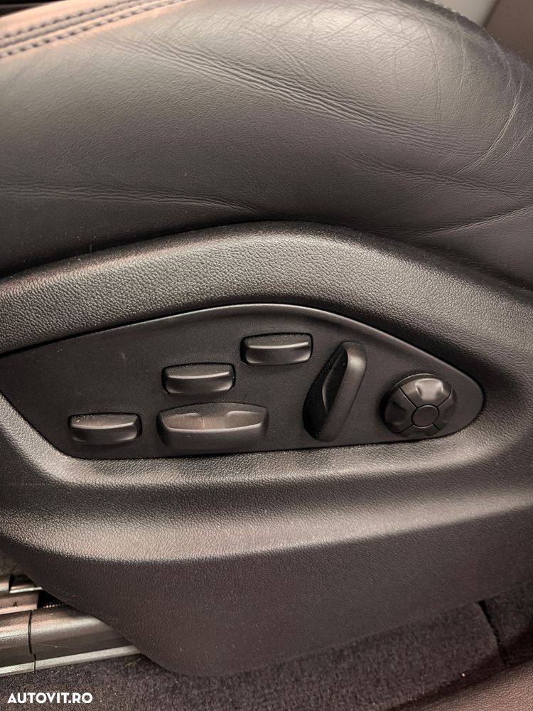 Porsche Cayenne Tiptronic S Black Edition - 26