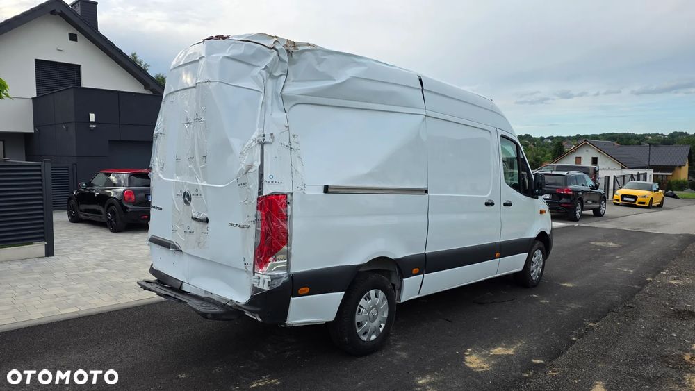 Mercedes-Benz Sprinter - 4