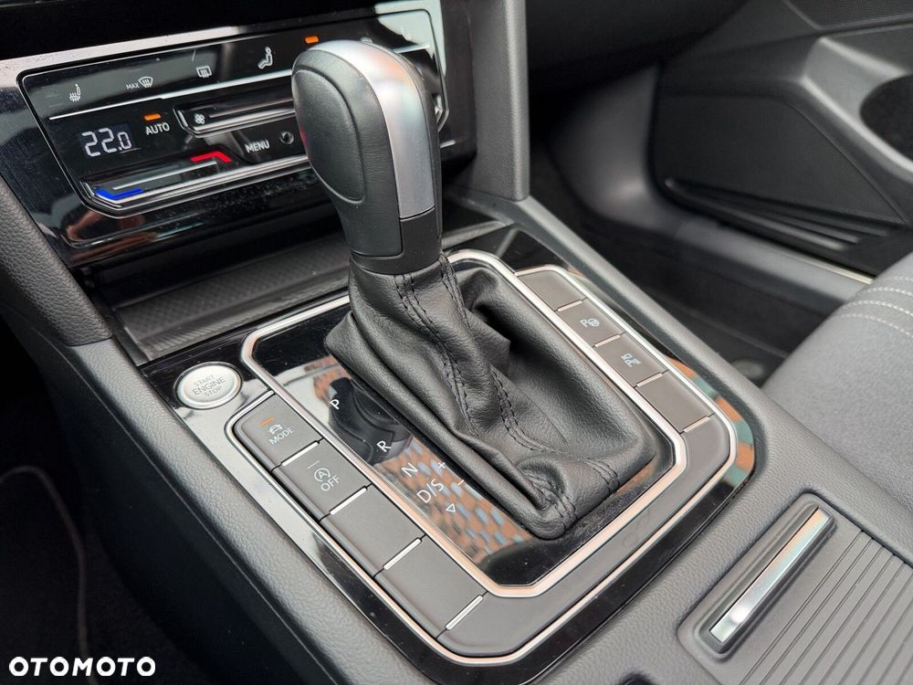 Volkswagen Passat - 21
