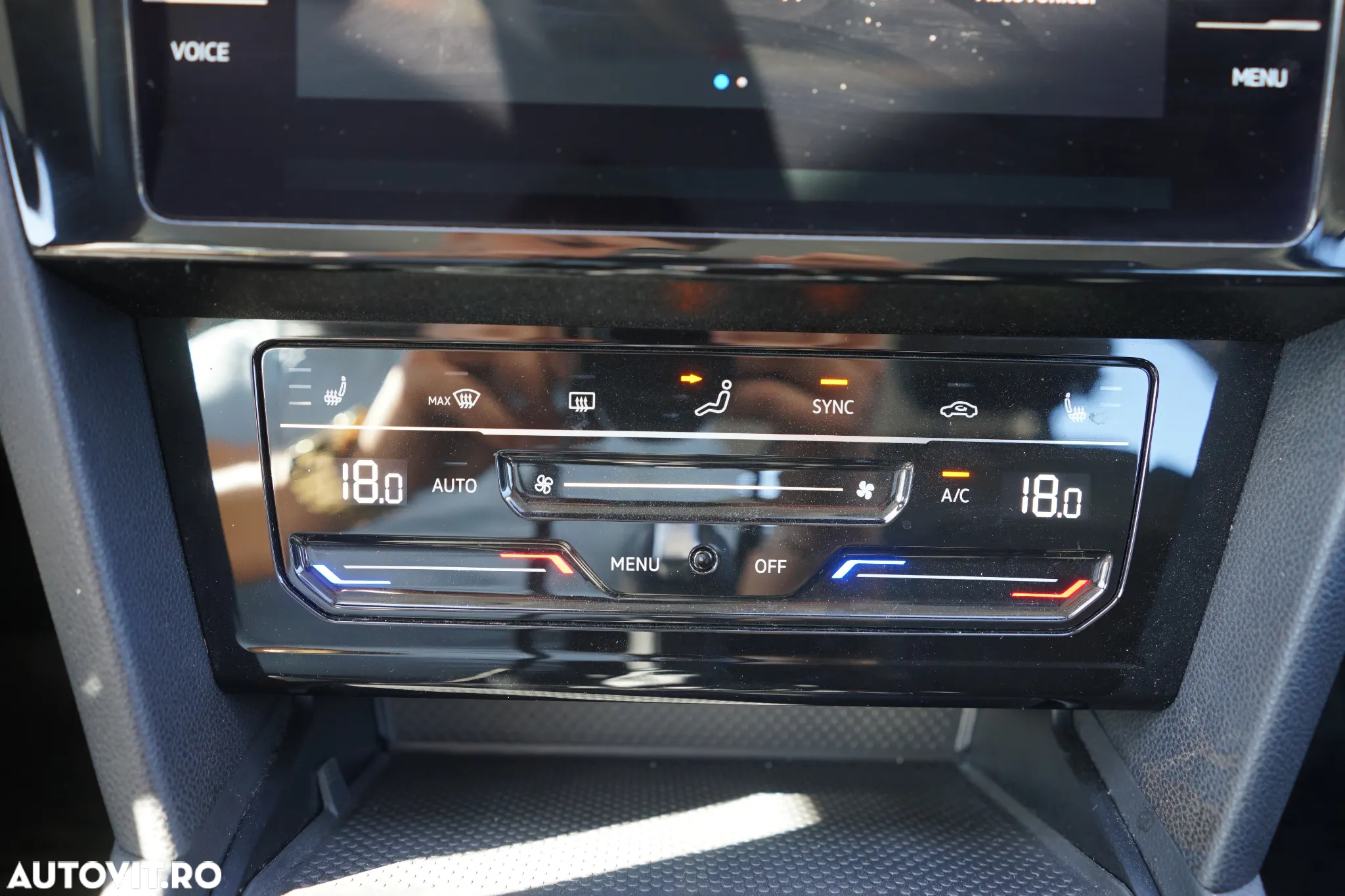 Volkswagen Passat Variant 2.0 TDI DSG 4Motion Highline - 25