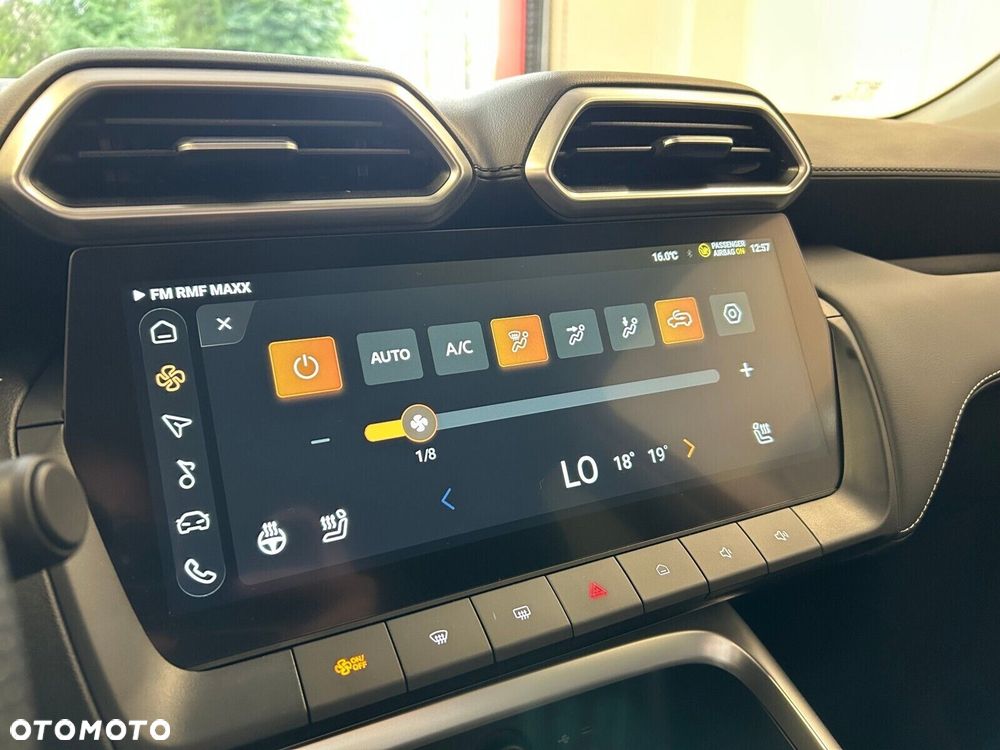 MG ZS Hybrid+ - 15