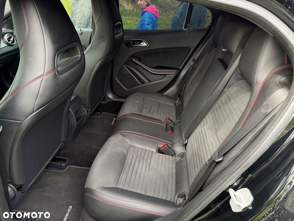 Mercedes-Benz GLA 200 AMG Line - 10