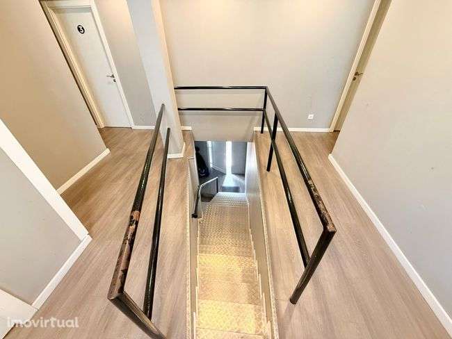 Prédio Para Habitação / Comercio e Serviços - Loures - Grande imagem: 3/10