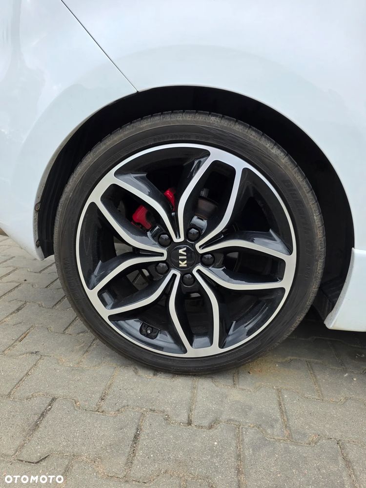 Kia Ceed 1.6 T-GDI GT - 13