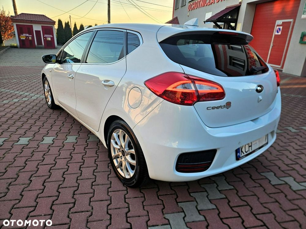 Kia Ceed 1.4 CVVT Dream-Team Edition - 6