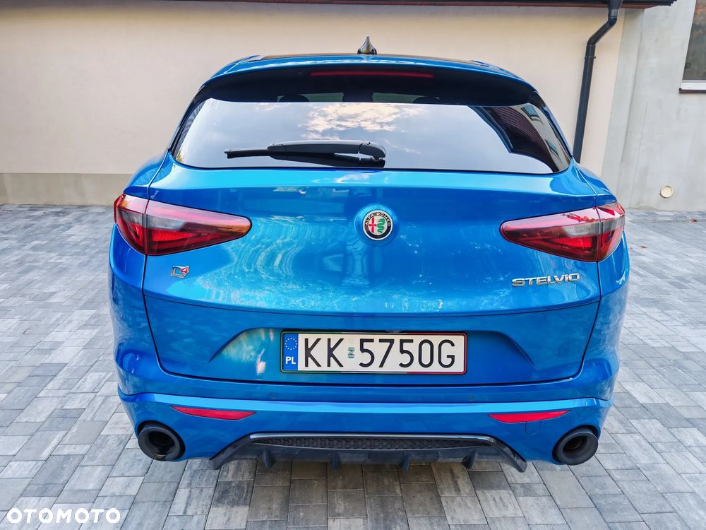 Alfa Romeo Stelvio 2.0 Turbo Veloce Q4 - 4