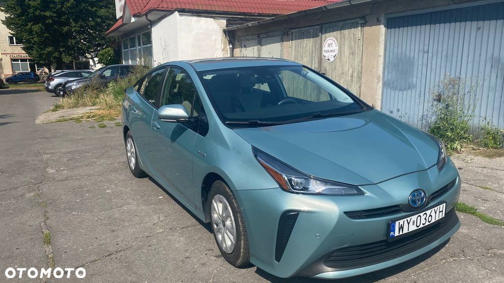 Toyota Prius (Hybrid) - 3
