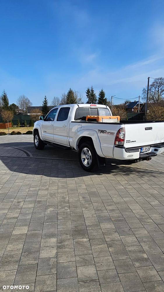 Toyota Tacoma - 2