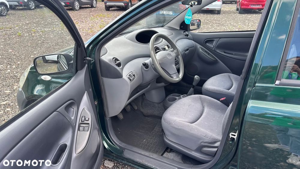 Toyota Yaris 1.0 Luna - 6