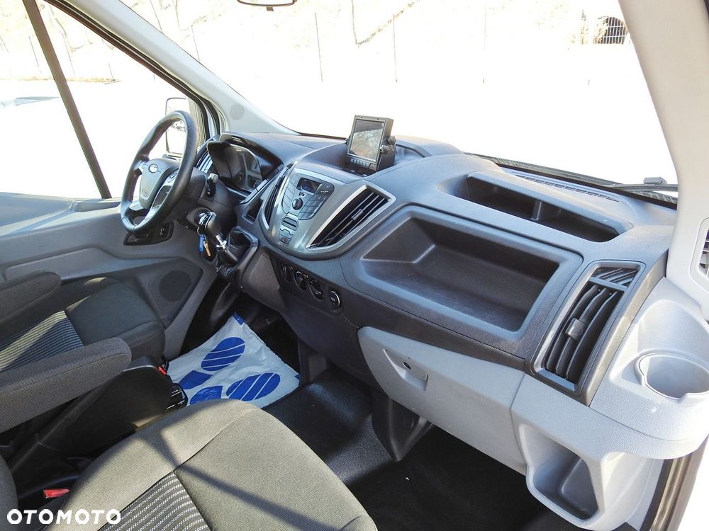 Ford TRANSIT  WYWROTKA PODWÓJNA KABINA DOKA 6 MIEJSC TEMPOMAT KLIMATYZACJA  130KM - 38