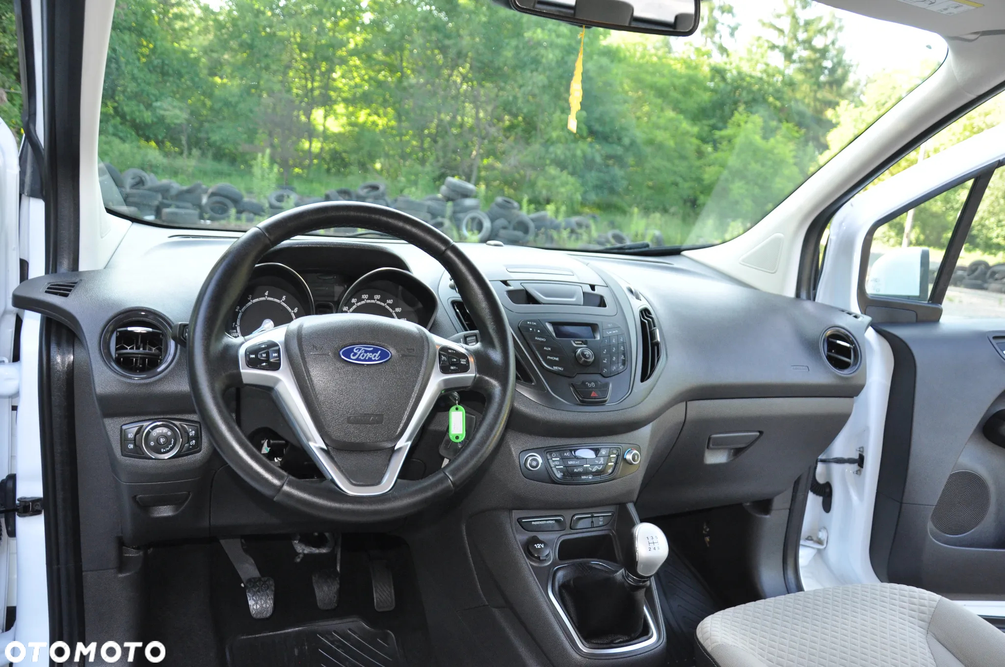 Ford Tourneo Courier - 18