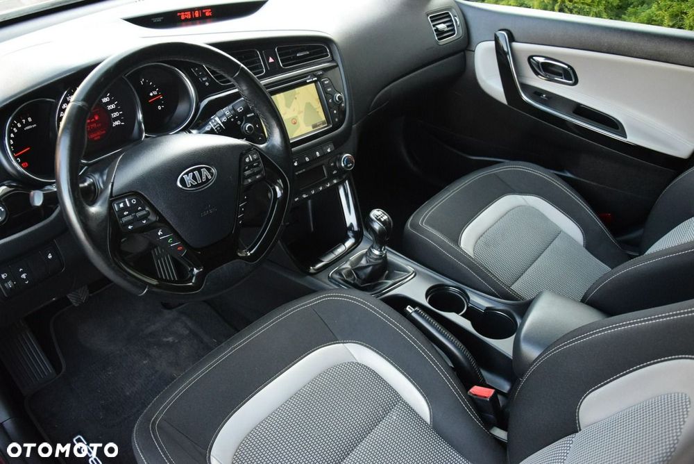 Kia Ceed 1.4 CVVT Dream Team Edition - 17