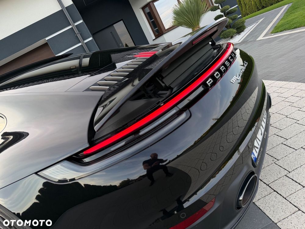 Porsche 911 Carrera 4S - 25