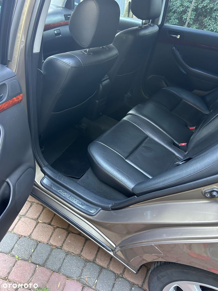 Toyota Avensis 2.0 VVT-i Sol - 11