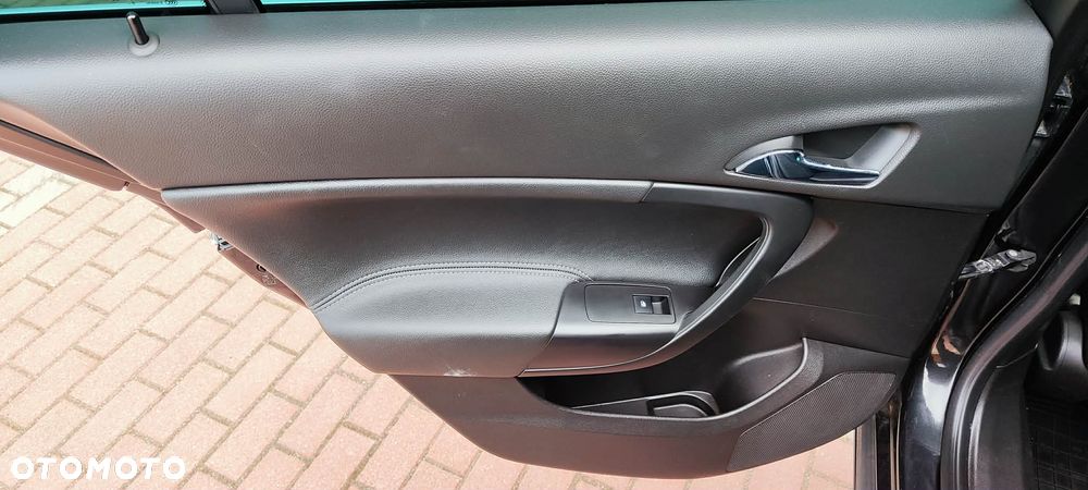 Opel Insignia - 29