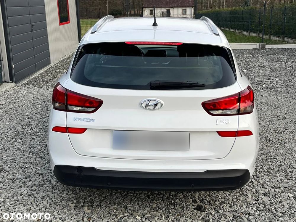 Hyundai i30 1.6 D Classic + - 4