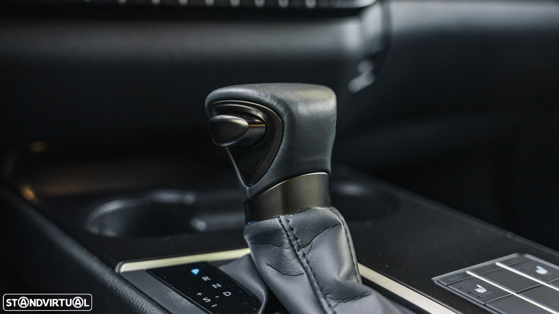 Lexus UX 250h Sport (Ecrã 12.3) - 31