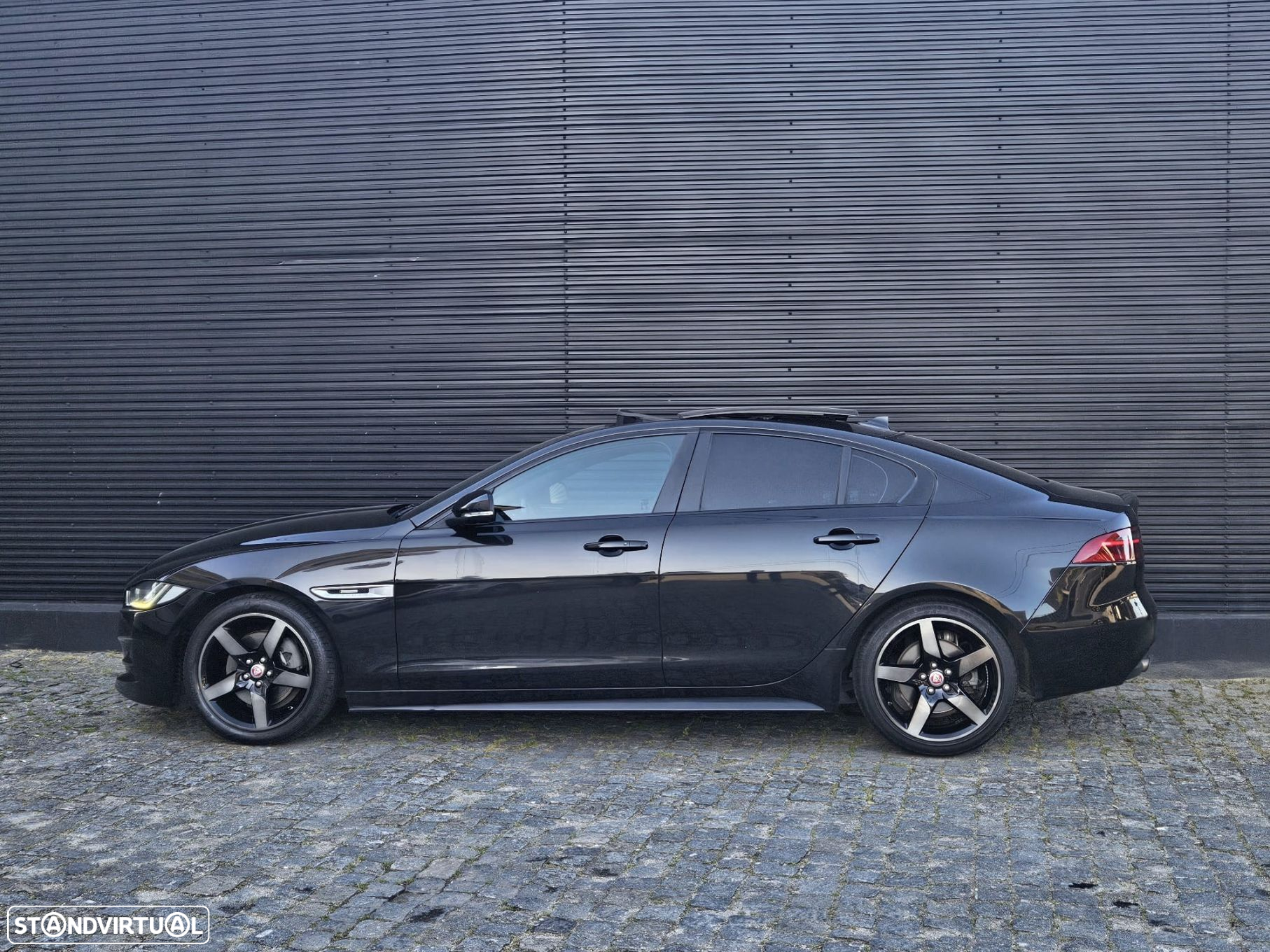 Jaguar XE 2.0 D R-Sport Aut. - 2