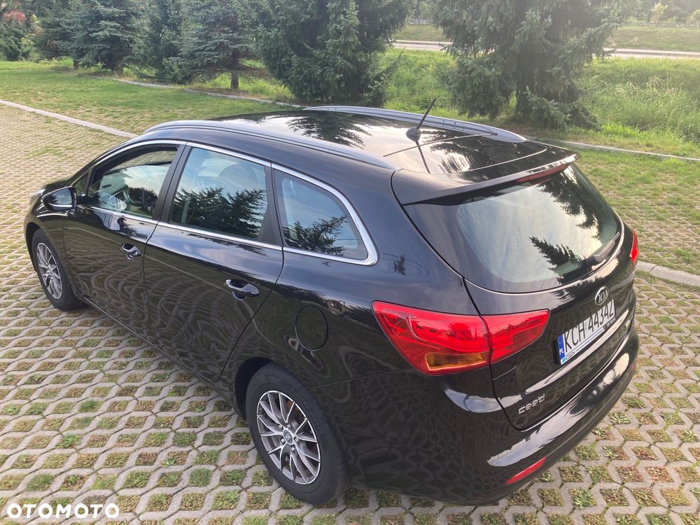 Kia Ceed - 11