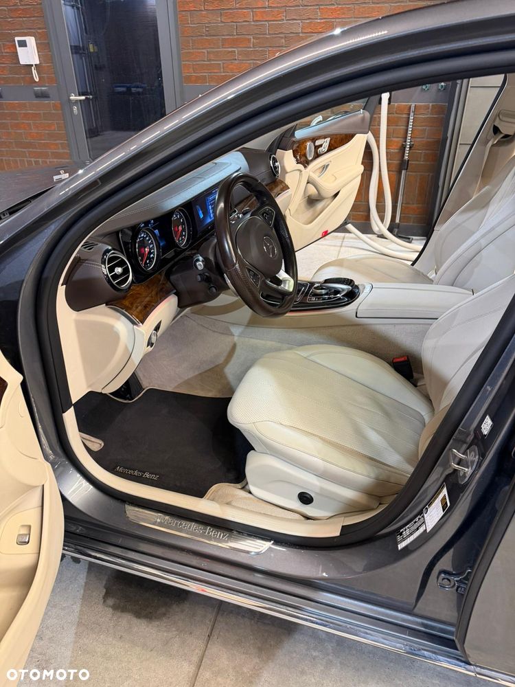 Mercedes-Benz Klasa E - 26