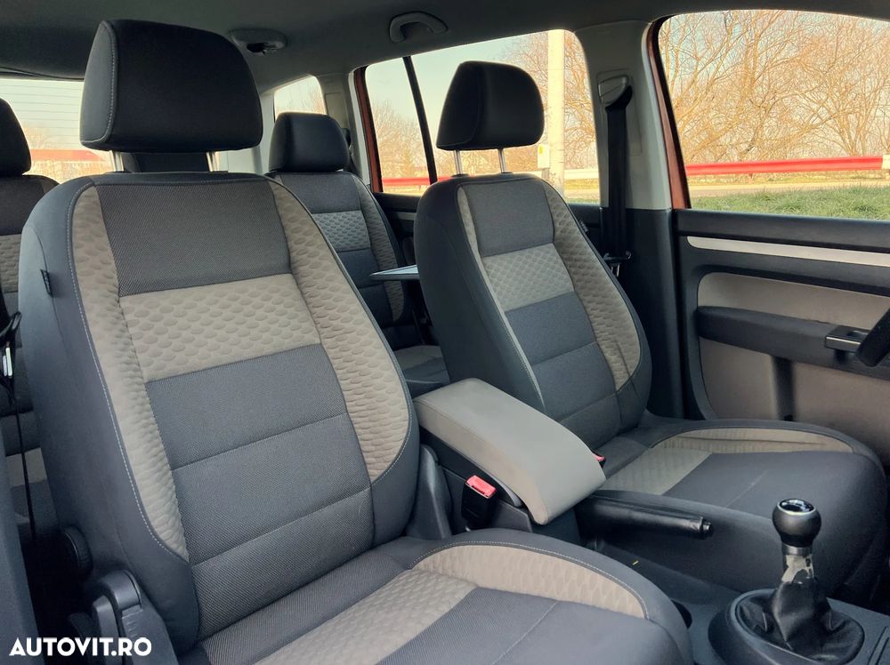 Volkswagen Touran 2.0 TDI DPF Cross - 3