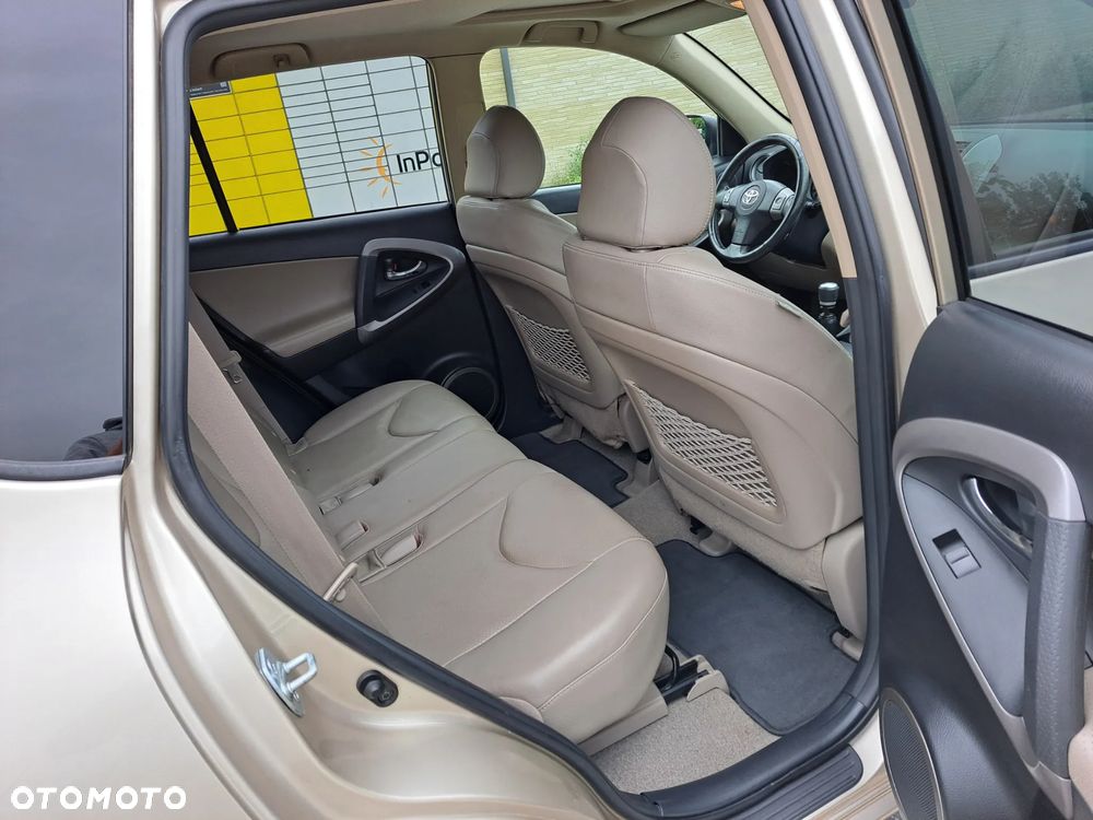 Toyota RAV4 - 17
