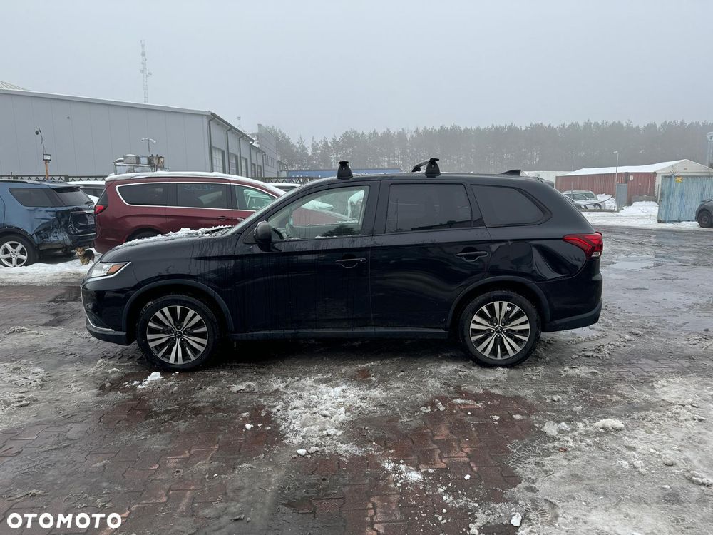 Mitsubishi Outlander - 7