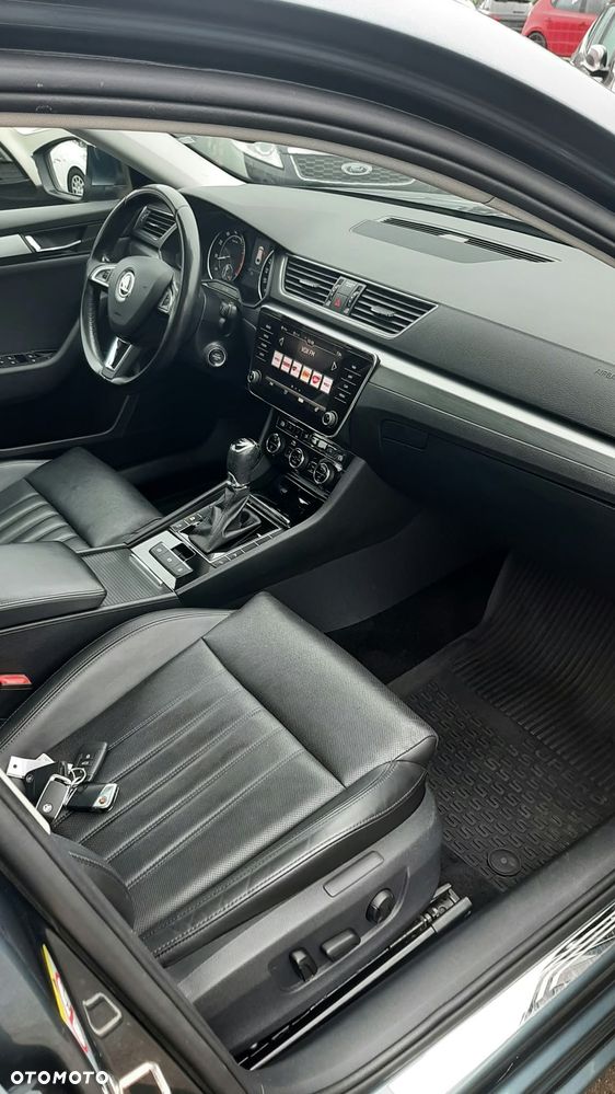 Skoda Superb 1.8 TSI DSG SportLine - 16