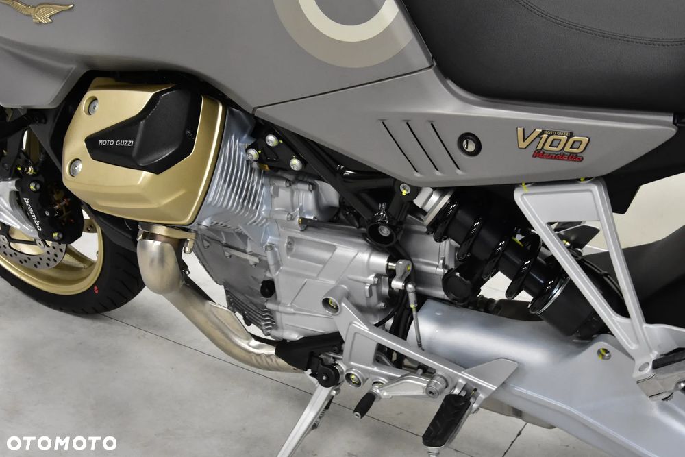 Moto Guzzi V100 Mandello - 39