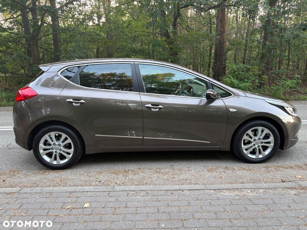 Kia Ceed 1.6 GDI L Business Line - 12