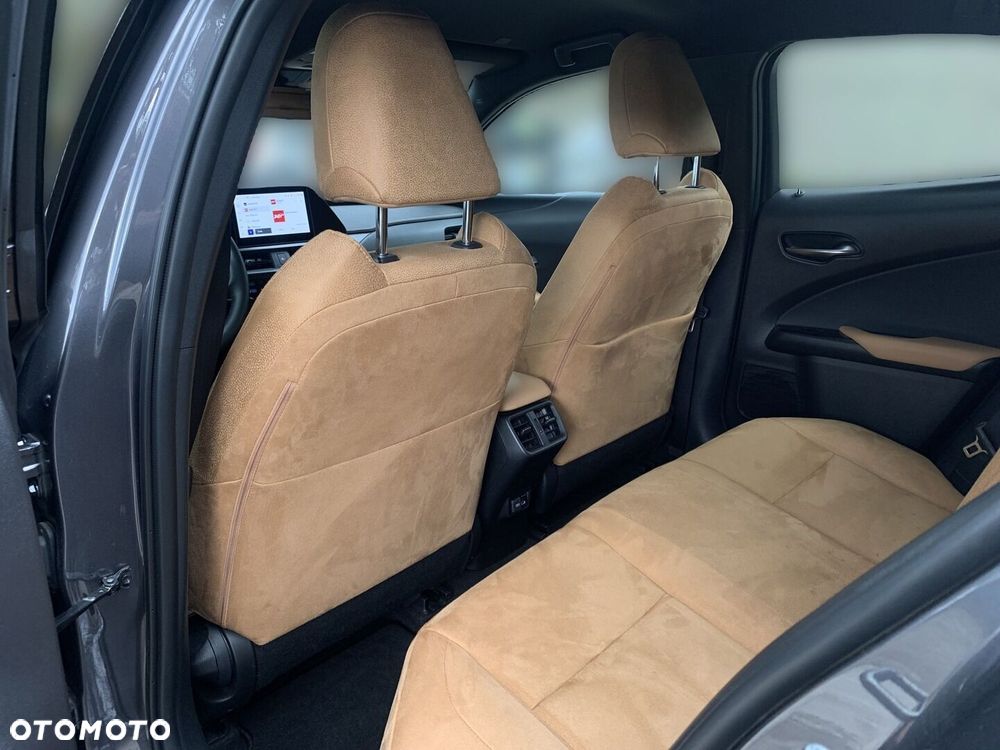 Lexus UX - 14