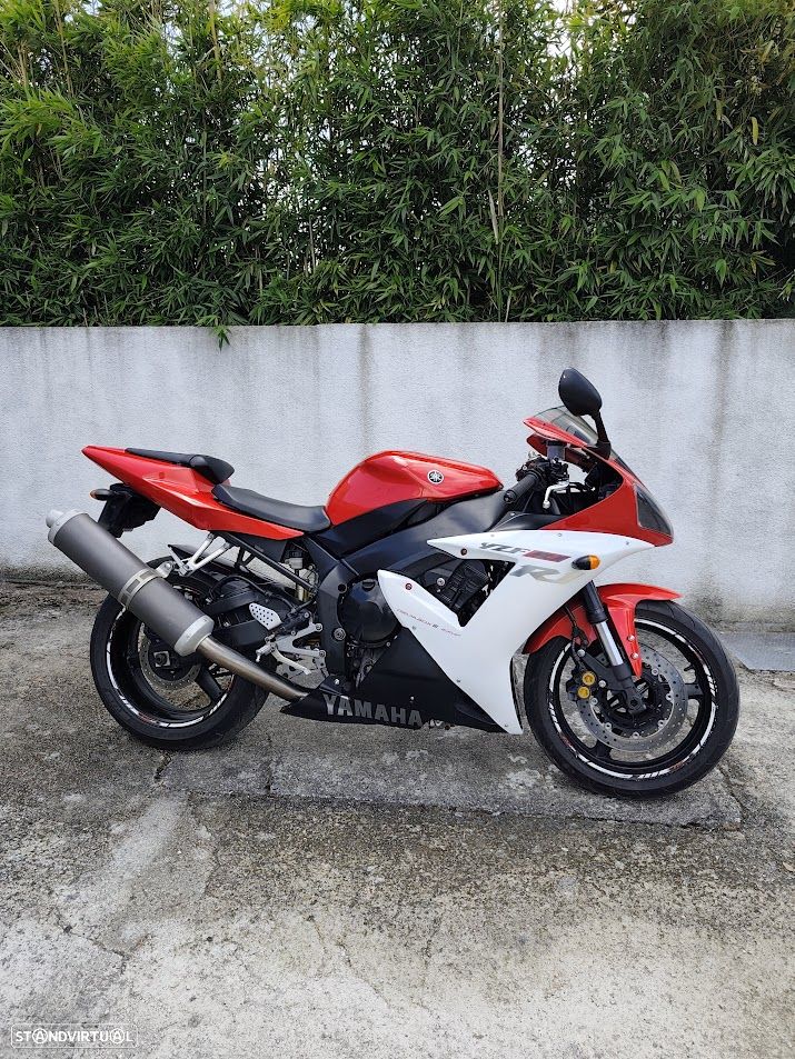 Yamaha R 1 - 1