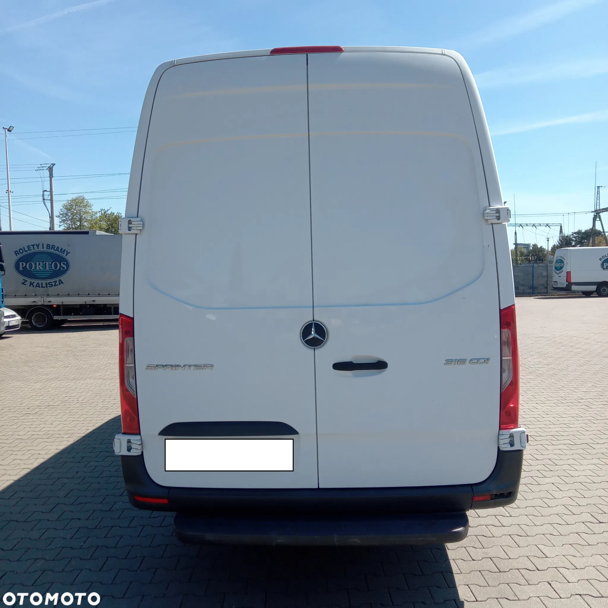Mercedes-Benz Sprinter - 4