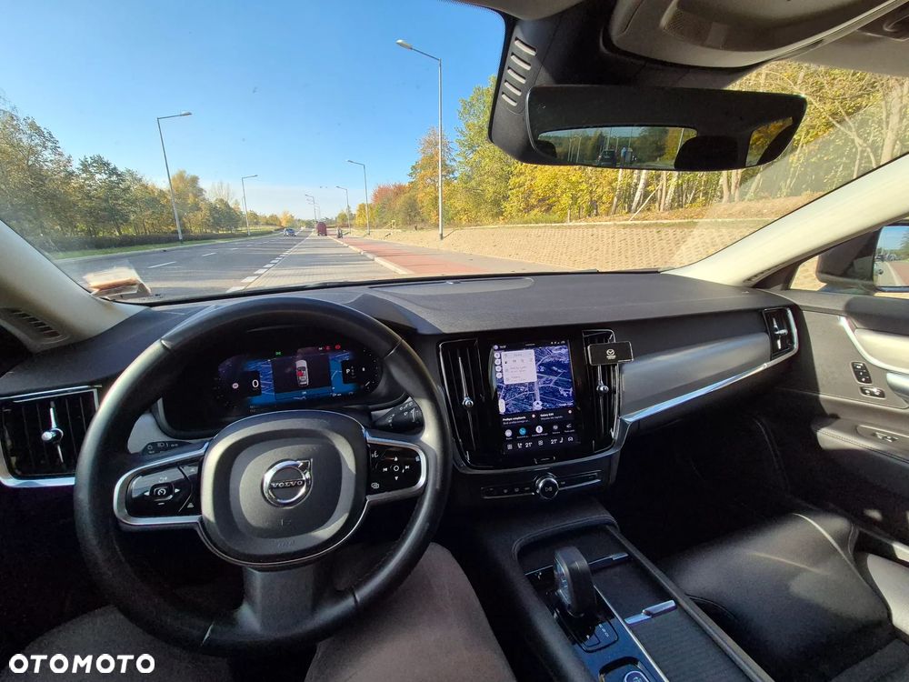 Volvo V90 Cross Country - 24