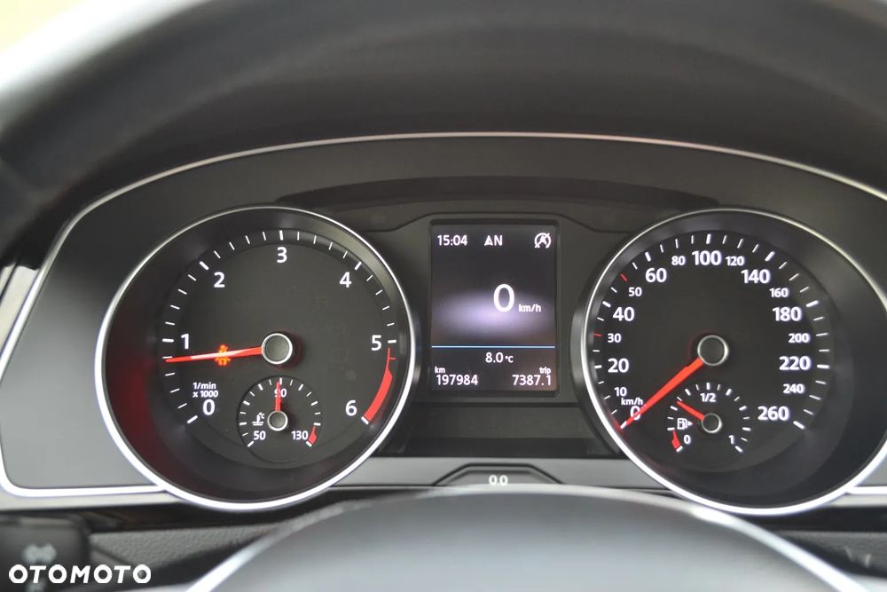 Volkswagen Passat 2.0 TDI (BlueMotion Technology) Highline - 37