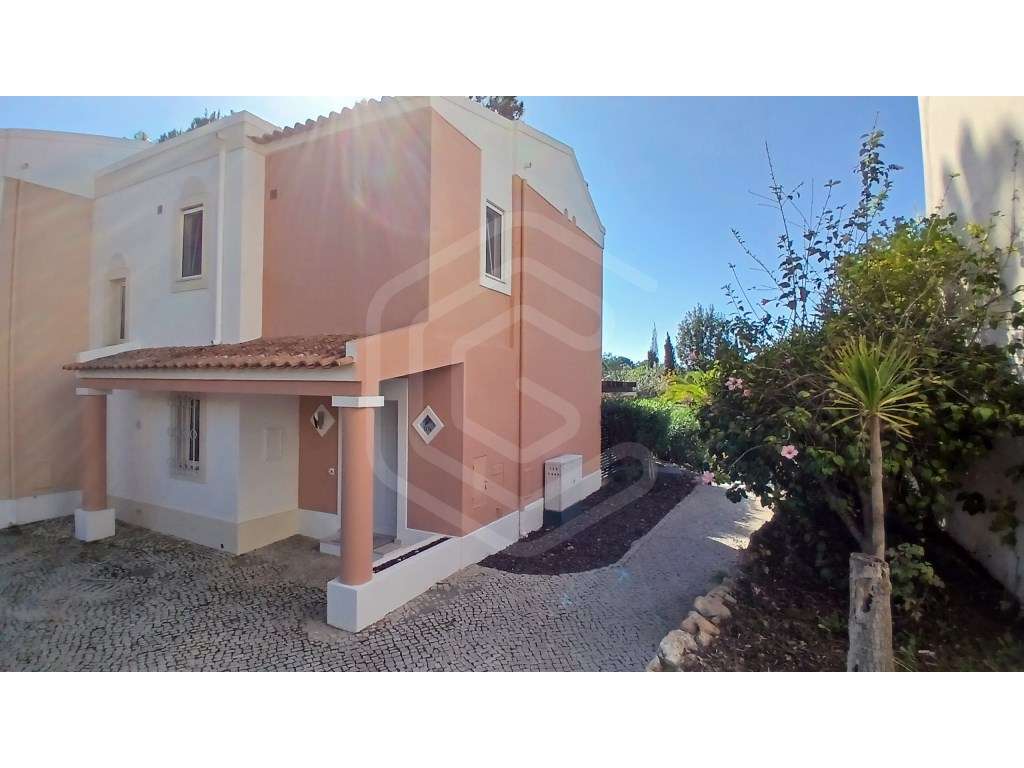 Moradia T2 em banda em Vilar do Golf, na Quinta do Lago - Grande imagem: 3/48