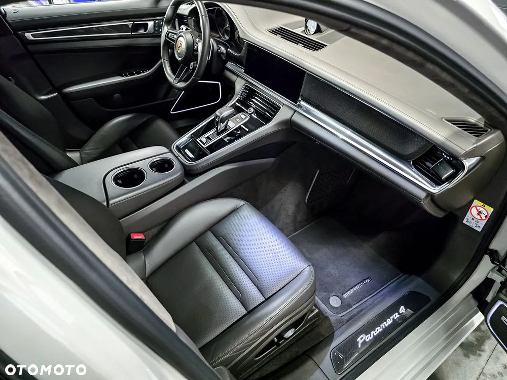 Porsche Panamera 4 - 14