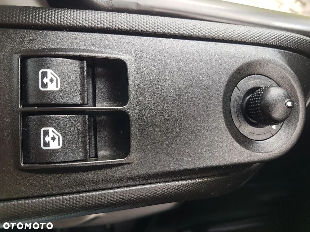 Iveco DAILY KONTENER NISKOPODŁOGOWY 4,43x2,23x2,42 SKLEP BAR FOODTRUCK KAMPER KLIMA - 9