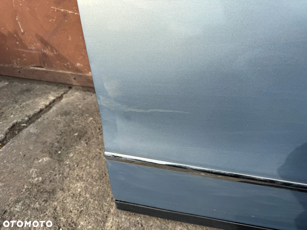 Drzwi prawe Volkswagen Passat B6 kolor LC7Z prawy przód przednie OE - 3