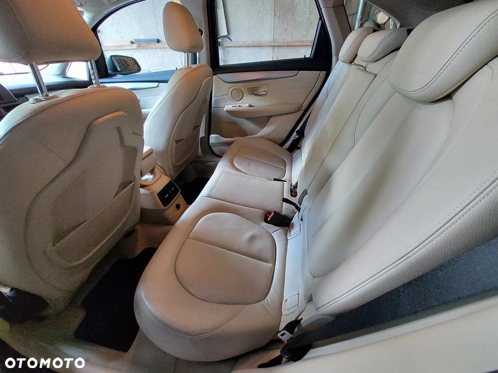 BMW Seria 2 218i - 2