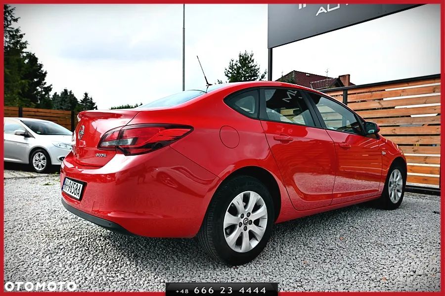 Opel Astra 1.4 T Business - 12