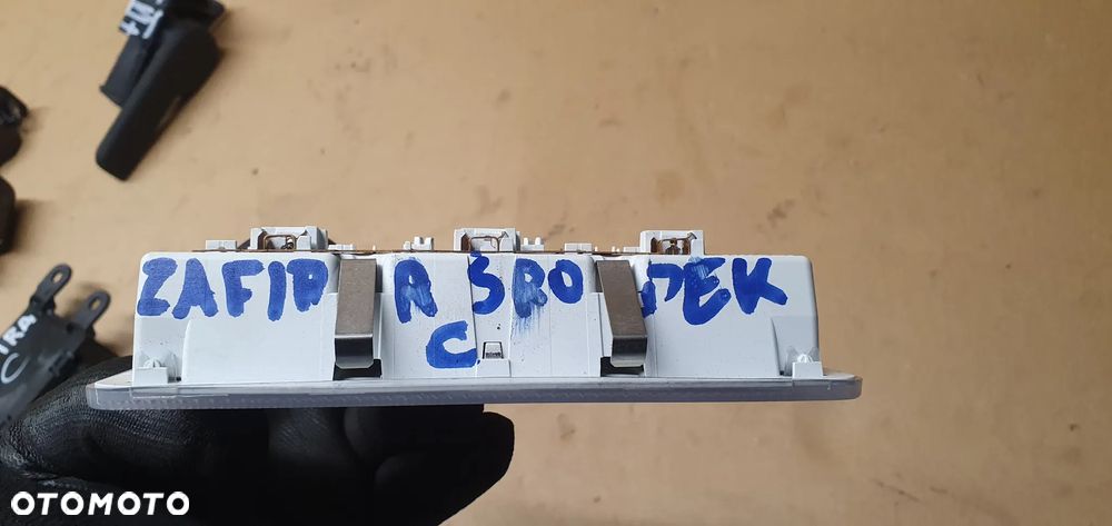 Lampka podsufitki oświetlenie kabiny Opel Zafira C 22774329 - 6