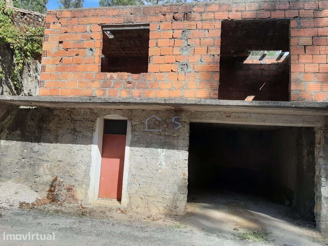 Moradia para Reconstrução na Portela da Oliveira  Próximo do Rio - Grande imagem: 3/26