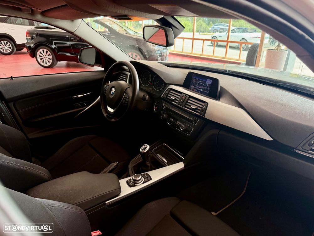 BMW 320 d Sport Line - 10