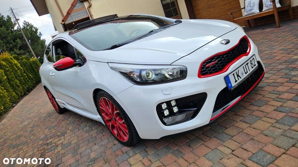 Kia Ceed - 11