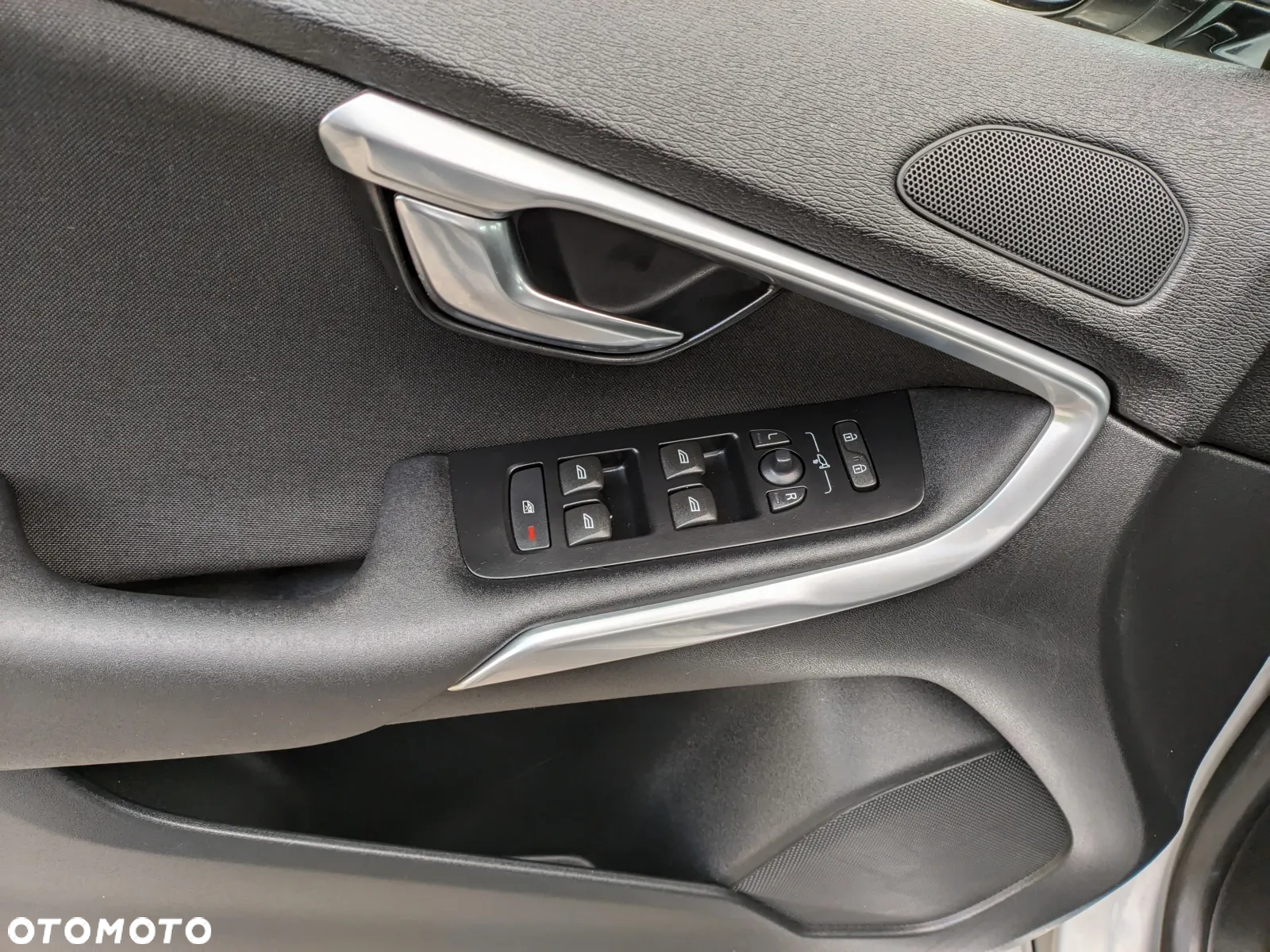 Volvo V40 D2 Momentum - 12
