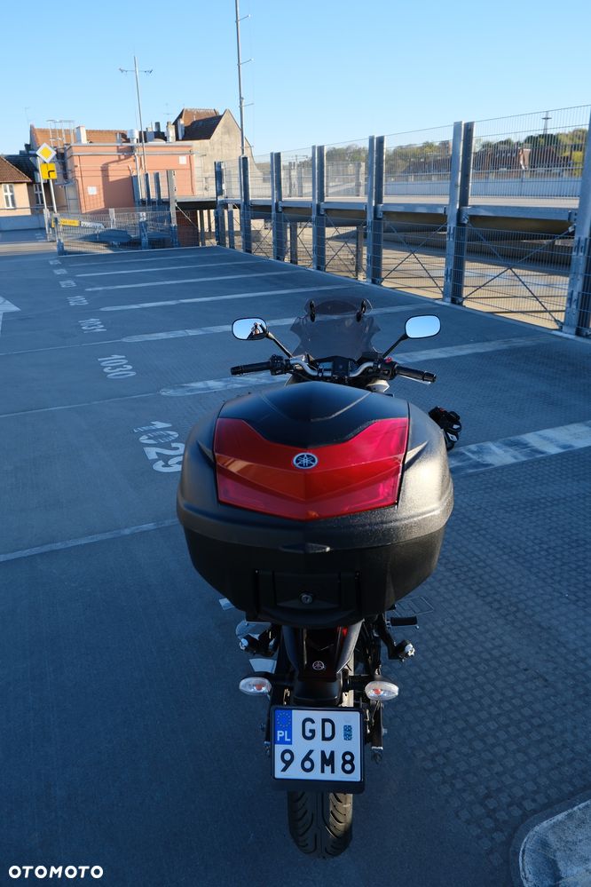 Yamaha XJ - 6