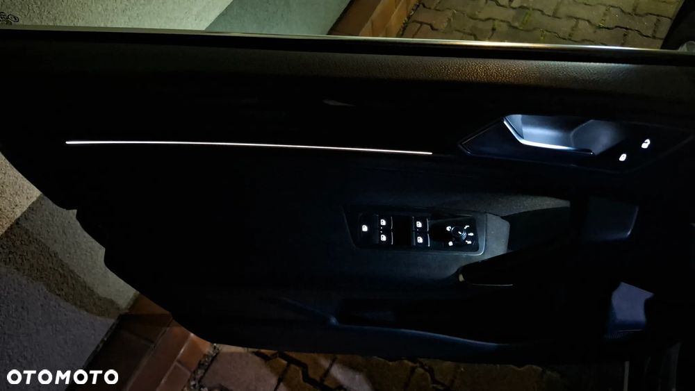 Volkswagen Touran - 18
