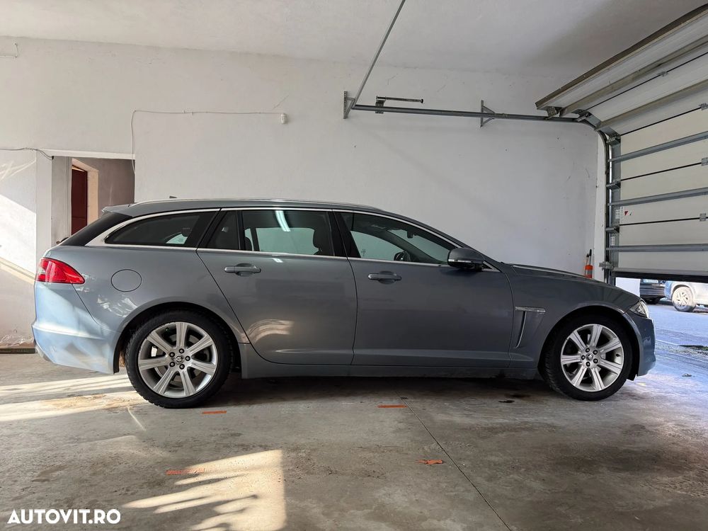 Jaguar XF 2.2D Premium Luxury - 6