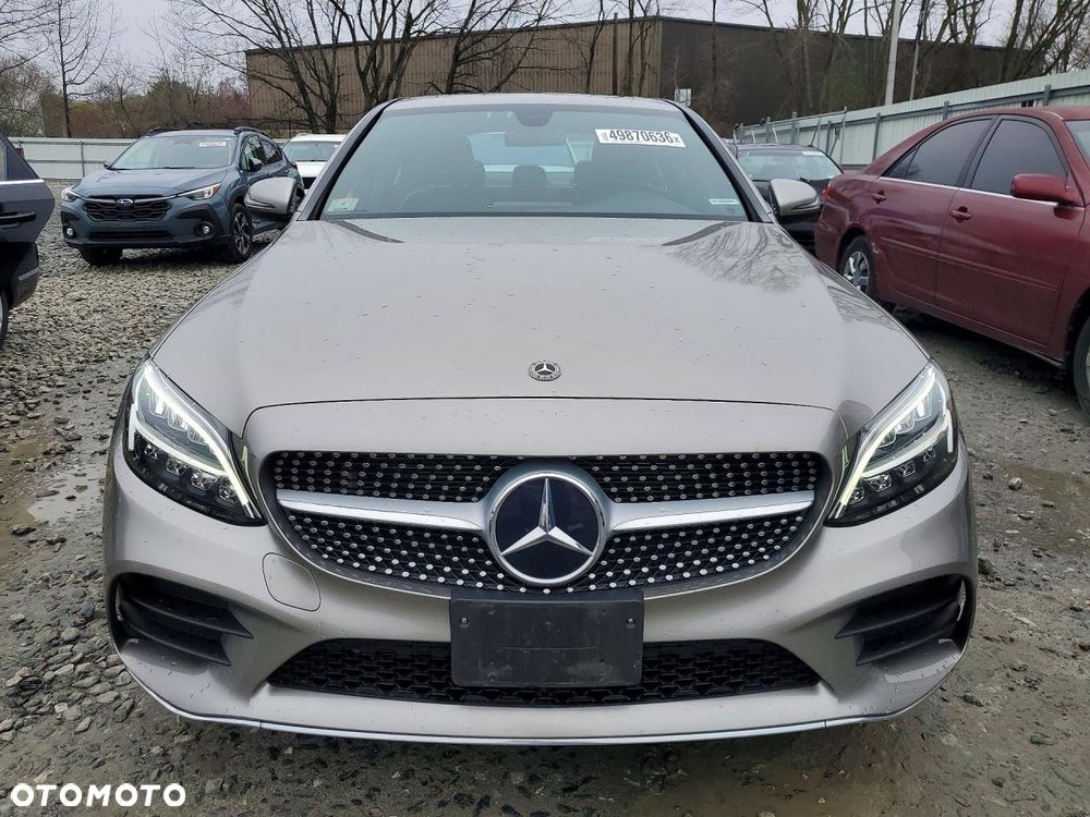 Mercedes-Benz Klasa C 300 4Matic 9G-TRONIC AMG Line - 2